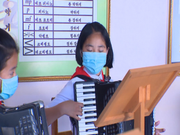 Students of Pyongyang Secondary School for Orphans Fully Realize their Dream for Learning