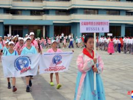 송도원국제소년단야영소에서 조로소년친선야영이 시작되였다